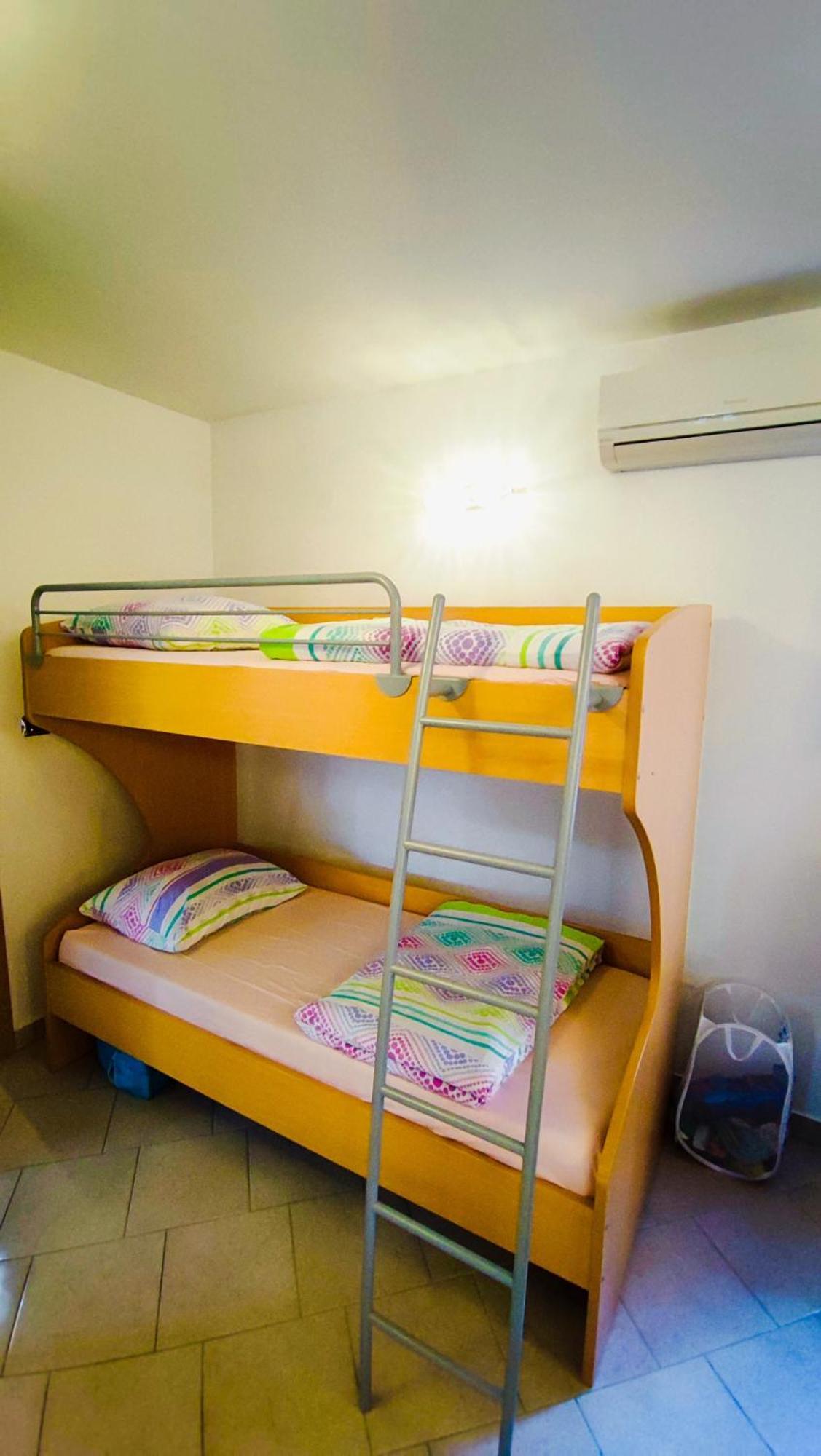 Apartment Wine & Olive Oil Mofardin Koper városi község Kültér fotó